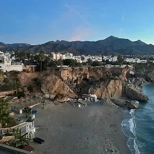 Apartamento Nuevo Con Parking Y A 300 Metros Playa, Nerja